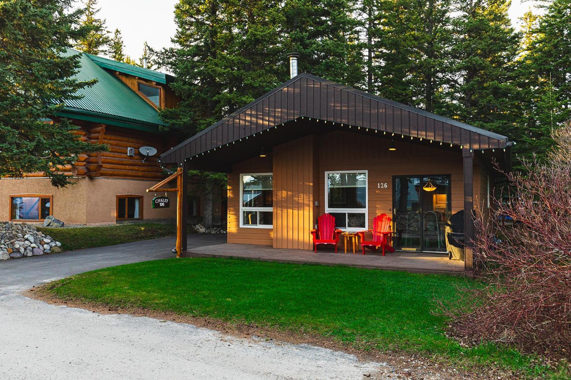 Overlander Mountain Lodge แจสเปอร์ ภายนอก รูปภาพ