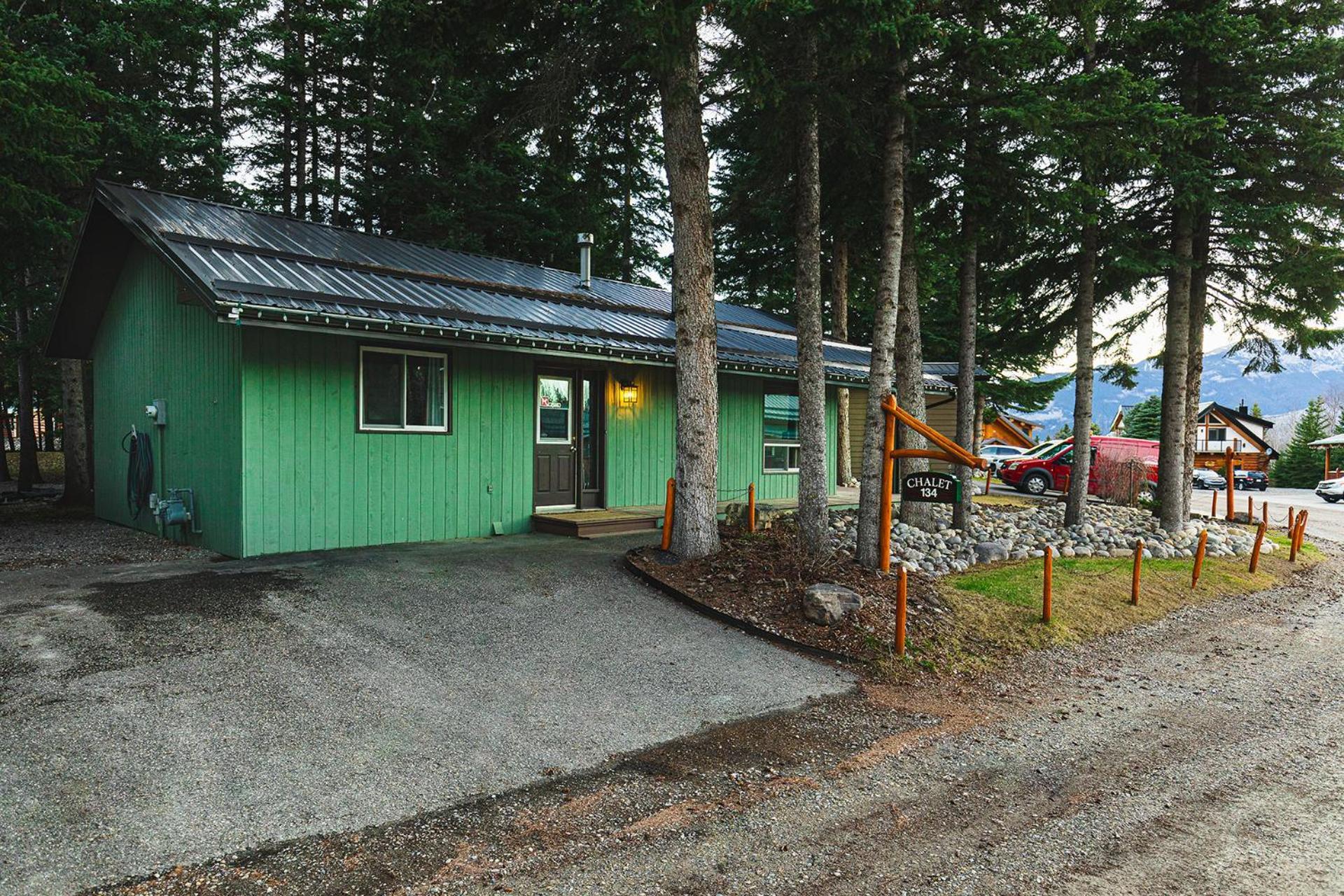 Overlander Mountain Lodge แจสเปอร์ ภายนอก รูปภาพ