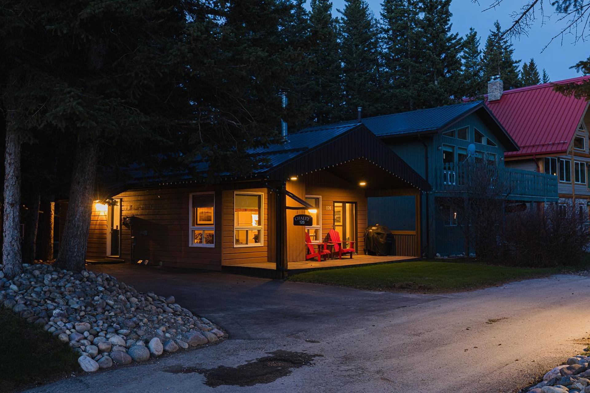 Overlander Mountain Lodge แจสเปอร์ ภายนอก รูปภาพ
