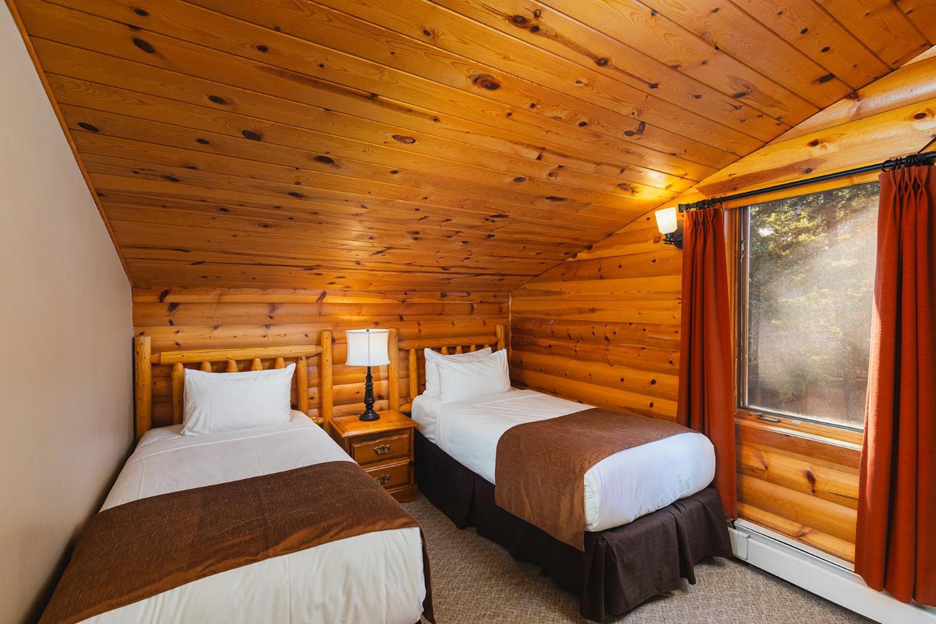 Overlander Mountain Lodge แจสเปอร์ ภายนอก รูปภาพ
