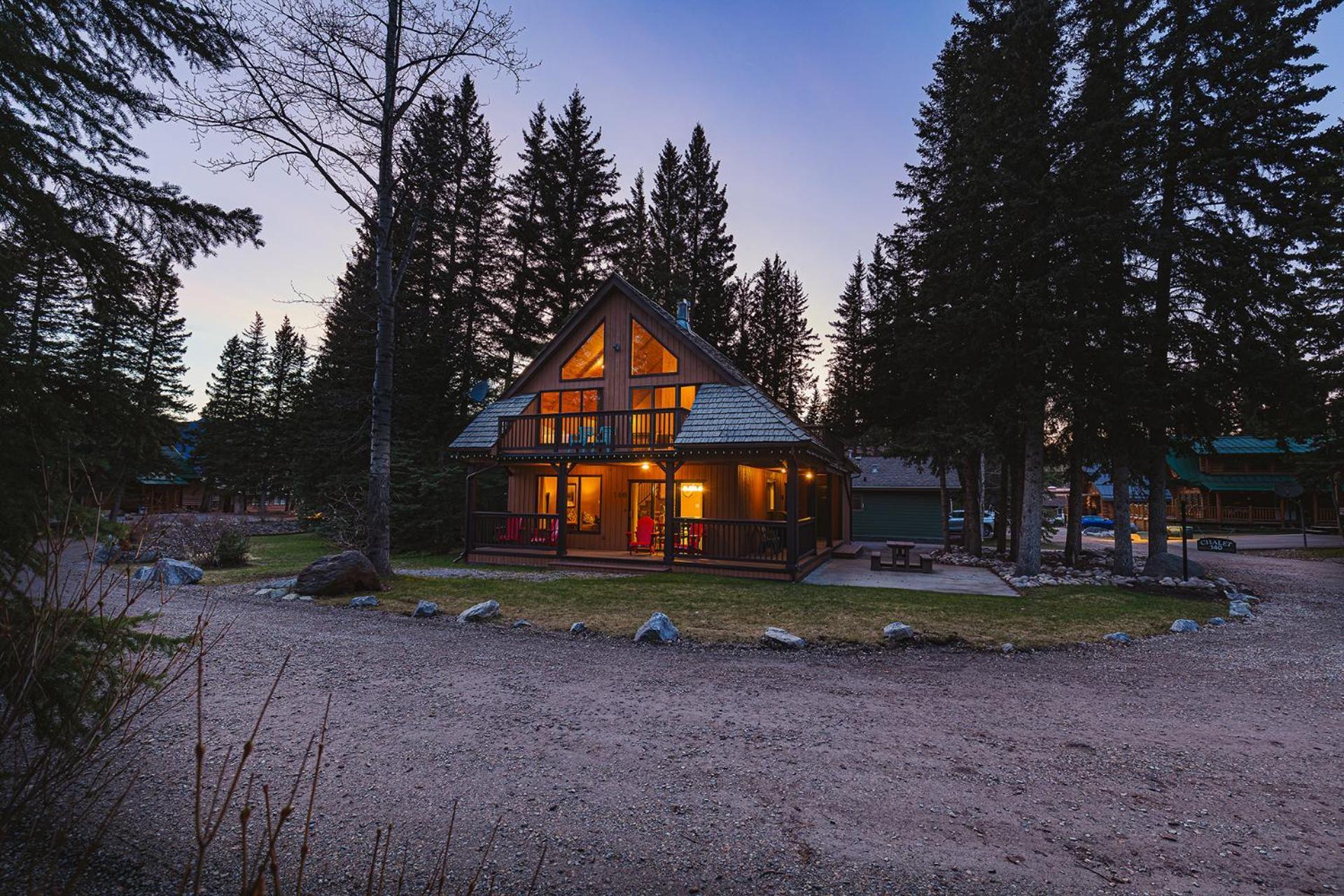 Overlander Mountain Lodge แจสเปอร์ ภายนอก รูปภาพ